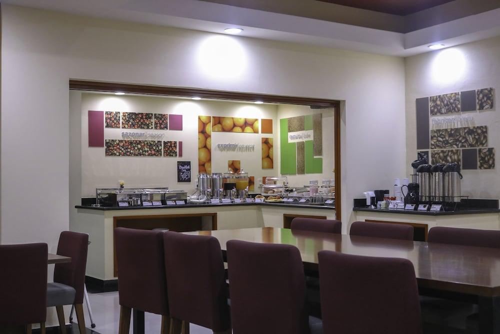 Hampton Inn Tampico Zona Dorada Экстерьер фото