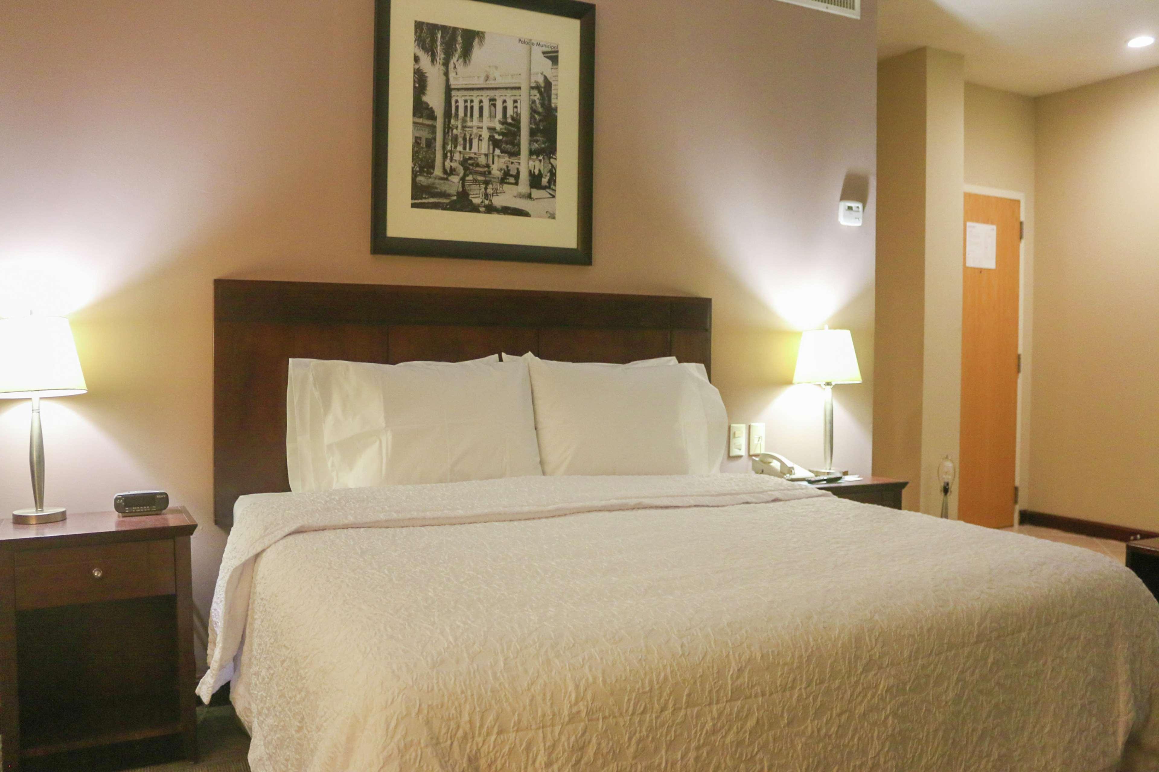 Hampton Inn Tampico Zona Dorada Экстерьер фото