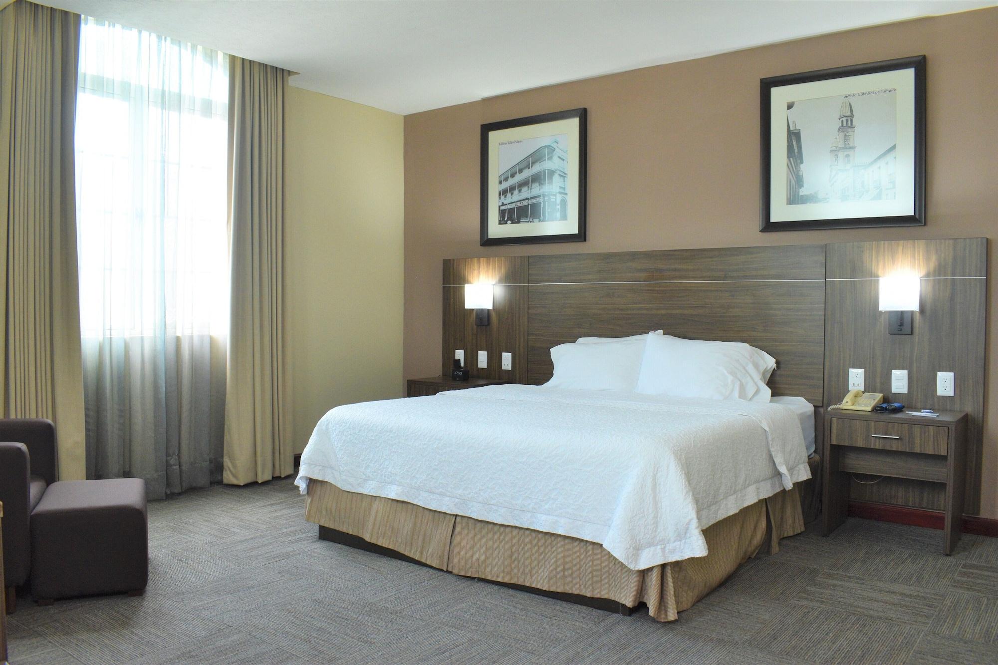Hampton Inn Tampico Zona Dorada Экстерьер фото