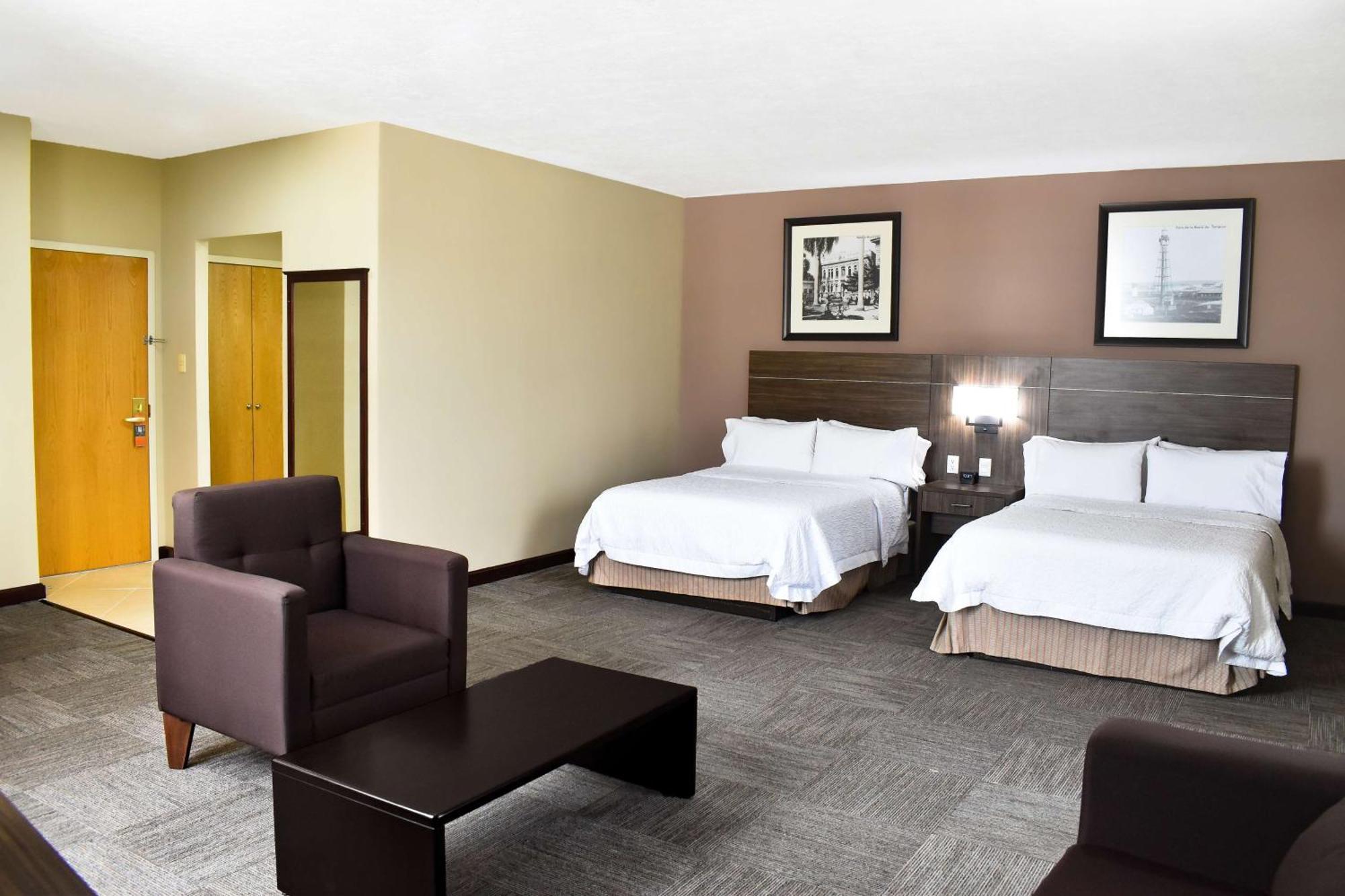 Hampton Inn Tampico Zona Dorada Экстерьер фото
