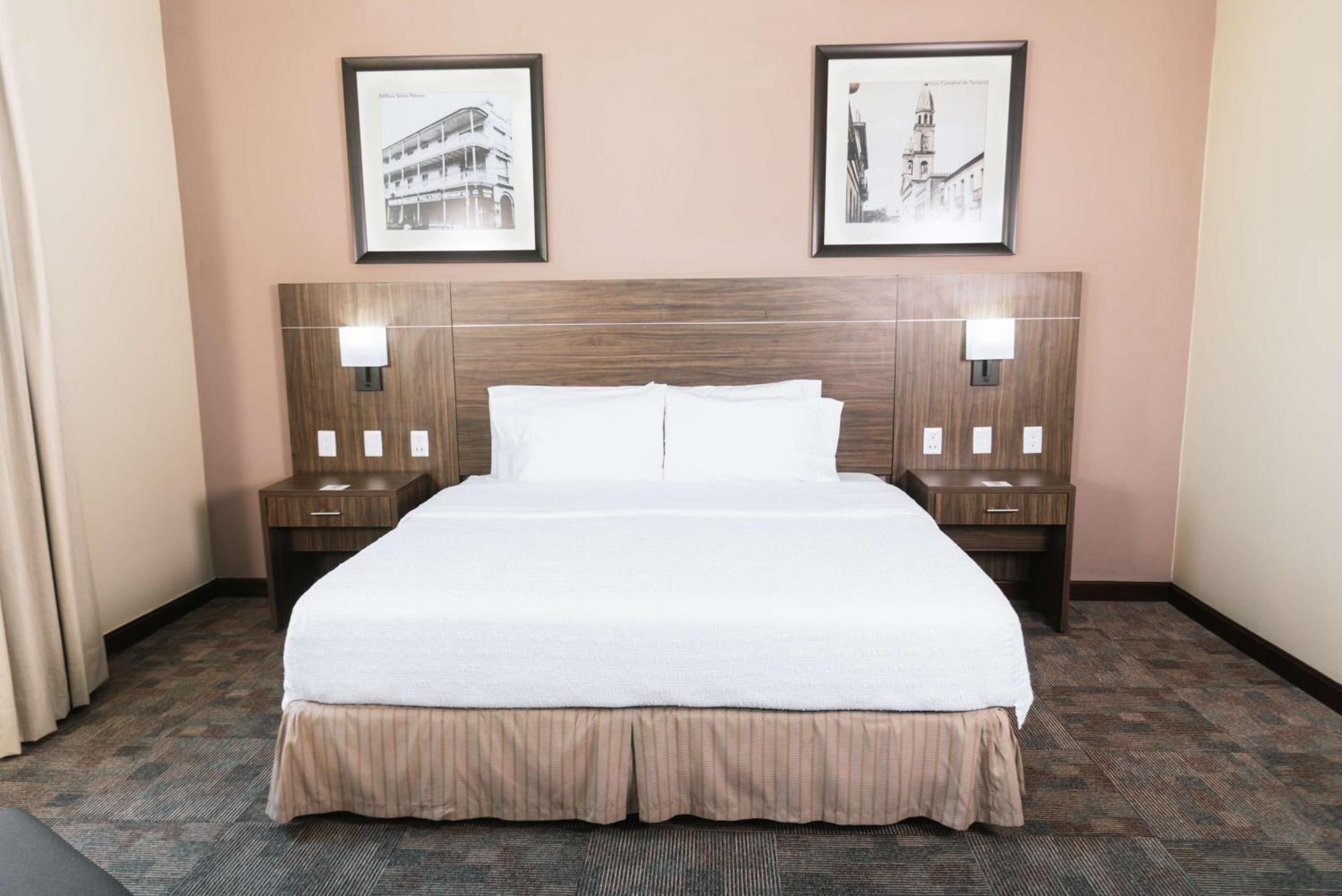 Hampton Inn Tampico Zona Dorada Экстерьер фото
